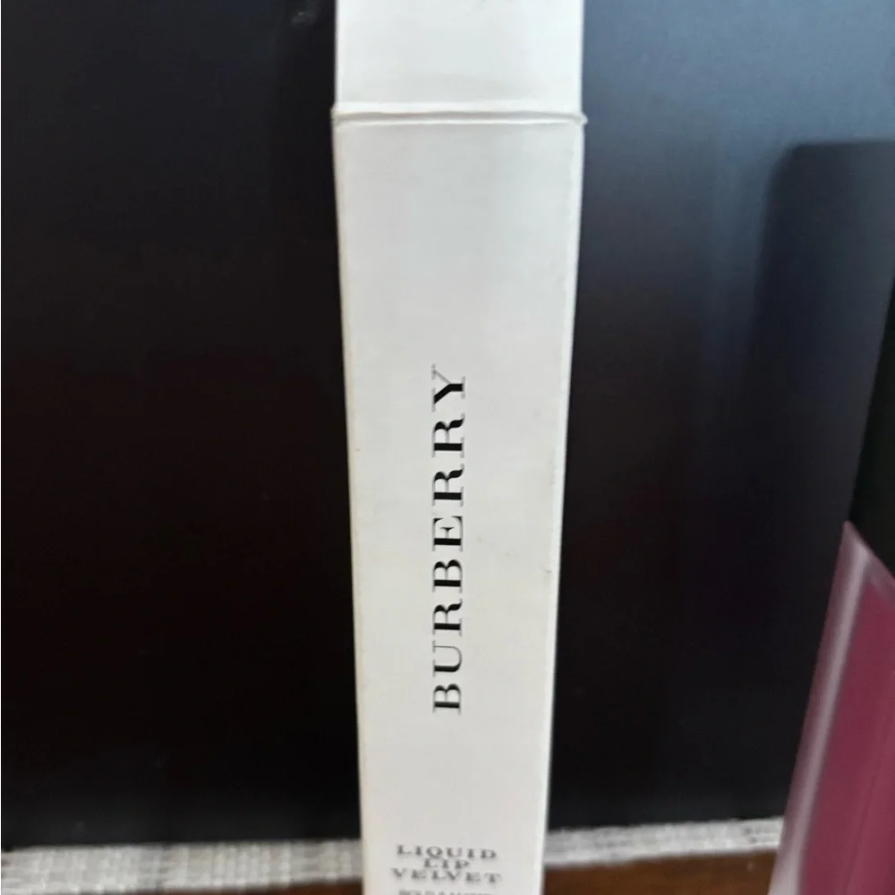 Rich Berry Burberry liquid lip Velvet NIB